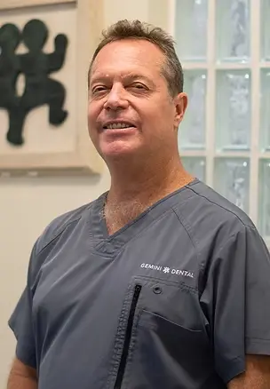 Dr. Luis
